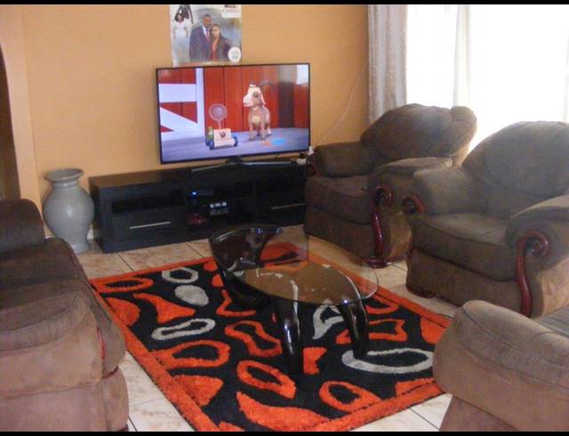 3 BEDROOM HOUSE SOLD IN THE ORCHARDS